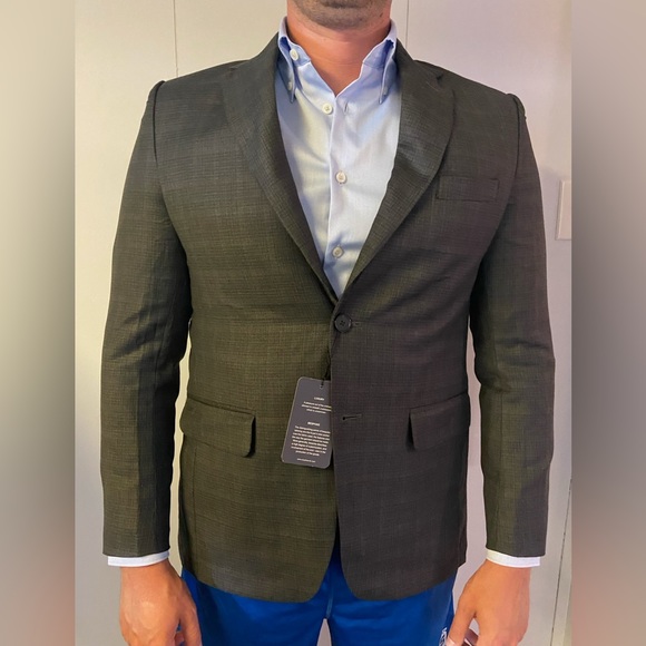 Brand New, Never Worn and with tags Studiosuits Jacket. Size: 42R. - Picture 1 of 2